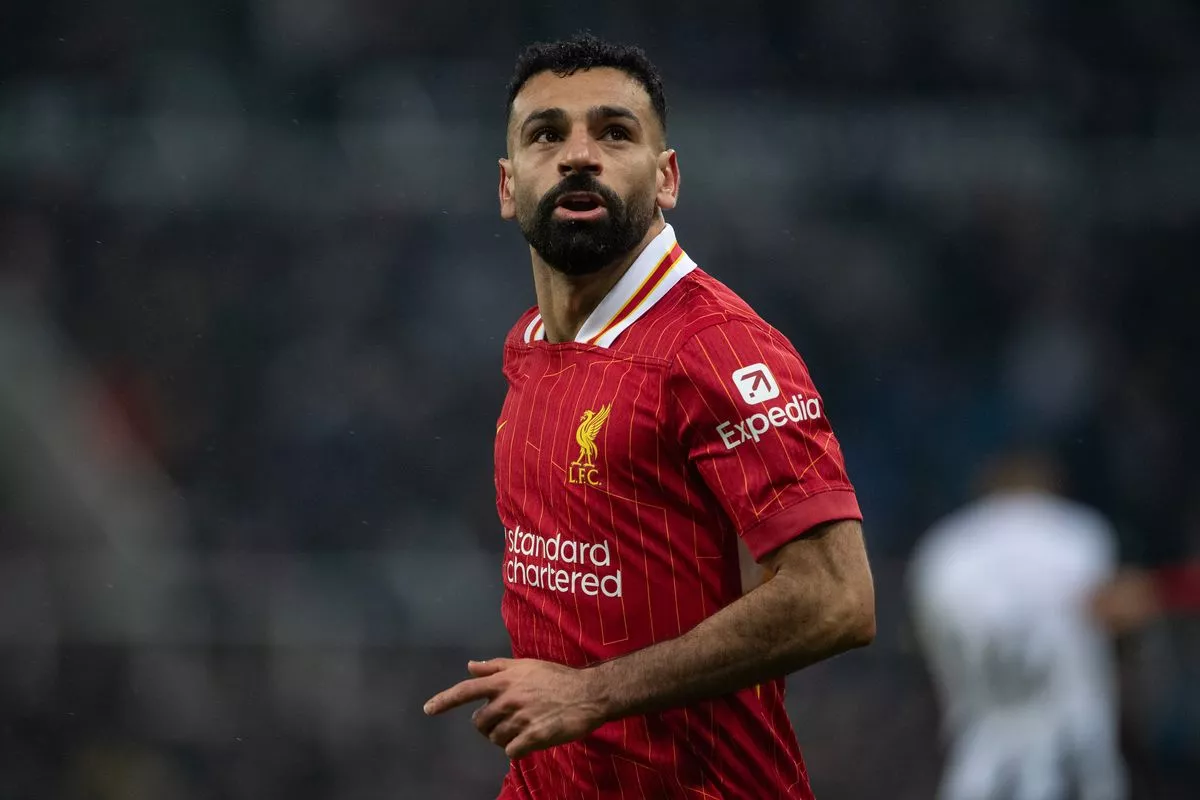 Liverpool transfer news: Premier League striker eyed as Mohamed Salah warning sent.