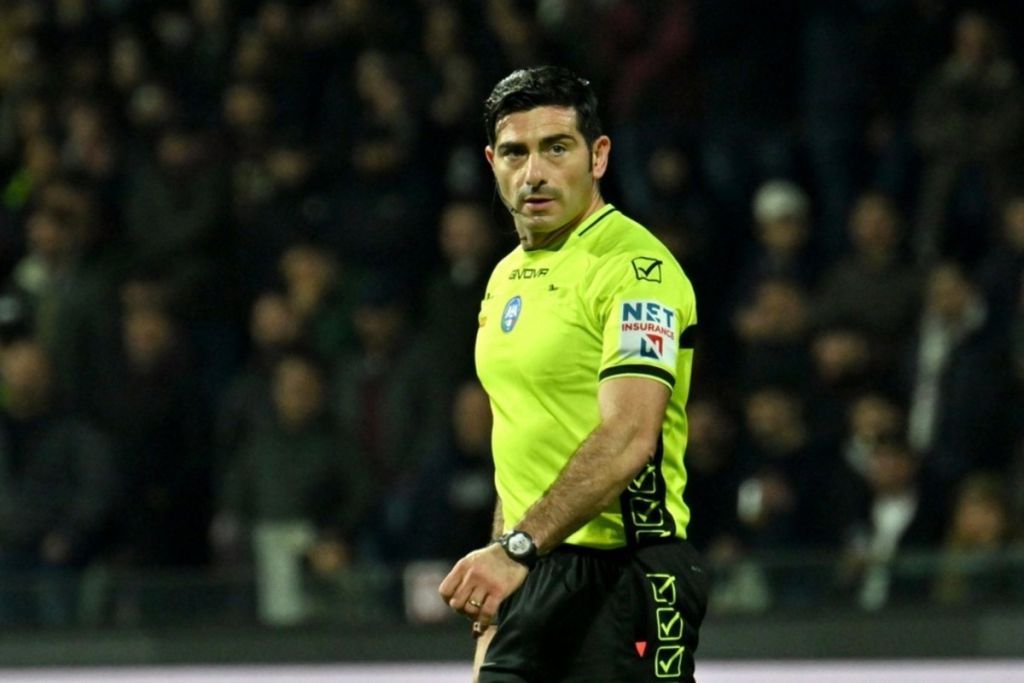 Why Serie A referees have a black mark on their faces