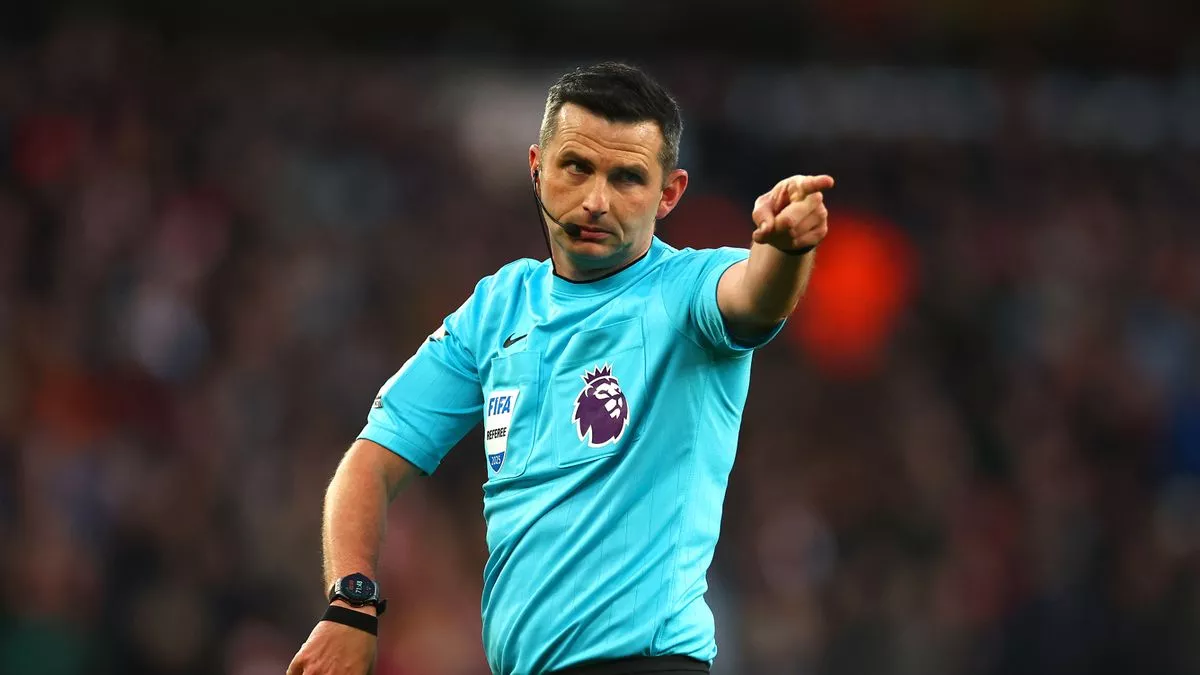 Premier League issue fresh Michael Oliver statement as investigation launched